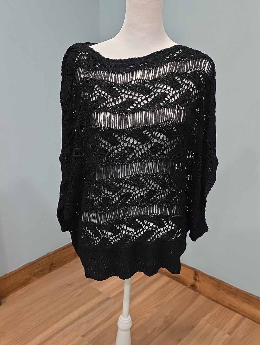 BCBG Maxazaria Sweater XL
